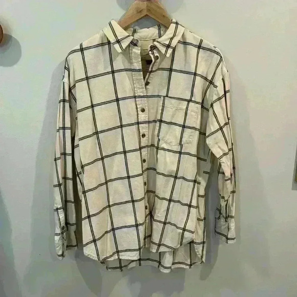 Universal Thread Women’s Oversized Fit Flannel Cream Blue 100% Cotton Size M - Picture 1 of 5